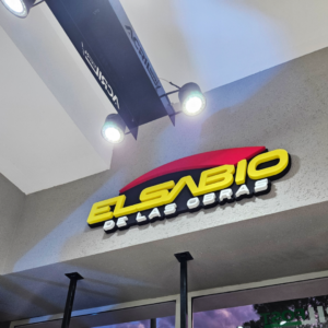 Logo con Base Silueta